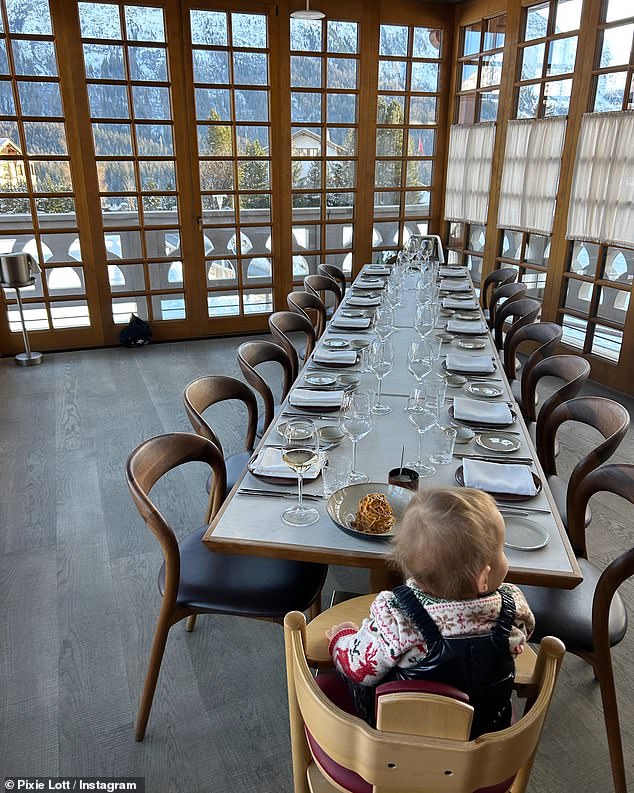 The singer also shared a photo of her little boy enjoying an early dinner at the lavish hotel