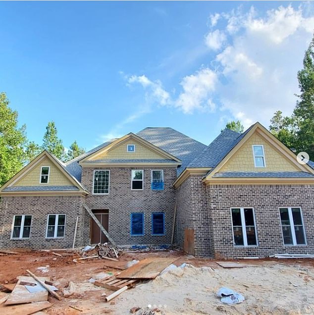 In the photo: the Zulocks' house in Georgia, which they were able to have built from scratch