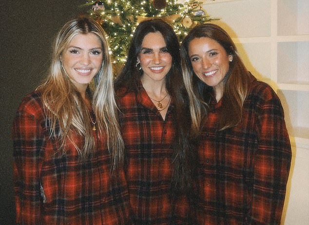 Nicolette Dellanno (Let), Kennedy Stidham (center) and Izzy Nix post for a photo together