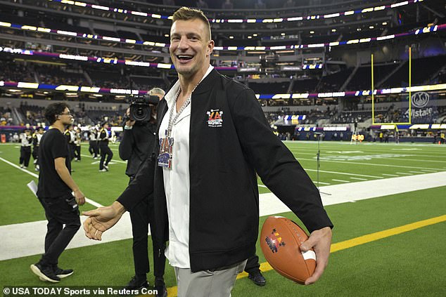 Gronkowski doesn't understand why Kelce's season has been shortened by some this year