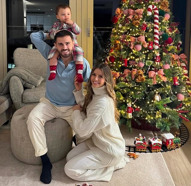 1735131876 785 Footballers at Christmas Stars enjoy festivities alongside WAGs and their