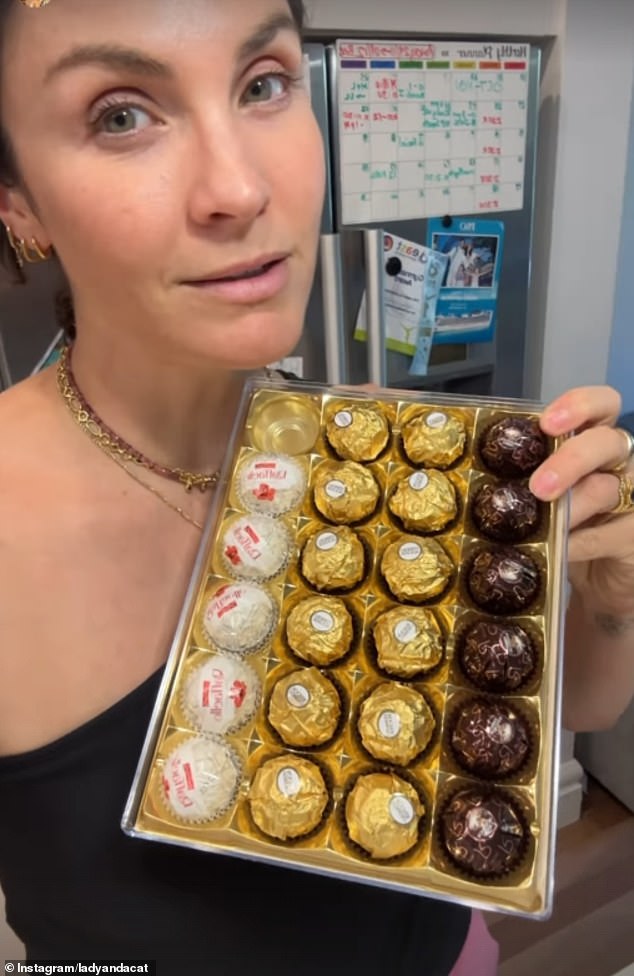 Laura Byrne (photo) sparked a fierce debate on Monday evening. The Bachelor star debated what the best Christmas chocolate is on her Instagram Stories and shared a video of a Ferrero Rocher gift box