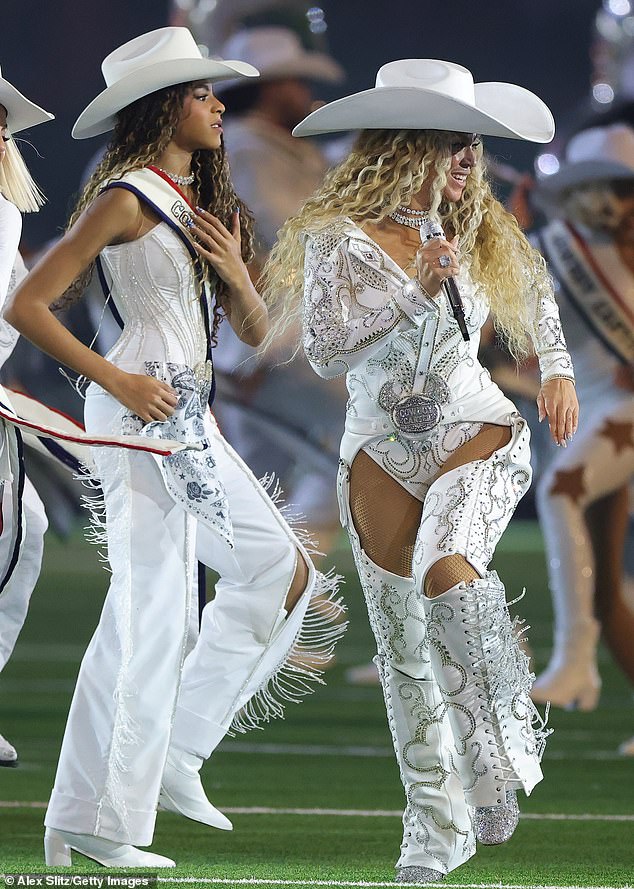 Blue coordinated with Beyoncé in all-white western attire as she filled in as backup dancer for the climactic, closing number – Texas Hold 'Em