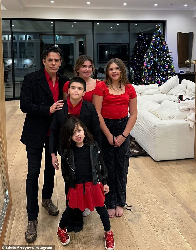 All four of Mellencamp's children: stepdaughter Bella, 16; daughter Slate, 12; son Cruz, 10; and daughter Dove, 4, spent Christmas with the 47-year-old CEO of Skyline Security