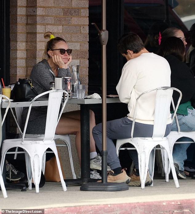 After pickleball, Kate was seen smiling as she went to lunch with Justin