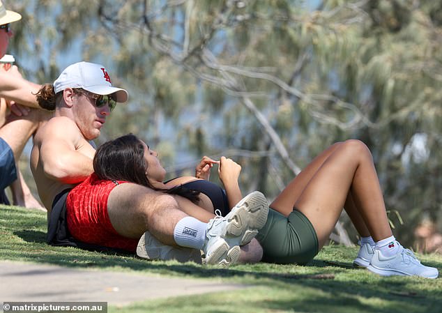 They also weren't afraid to pack on the PDA with the couple and stop for a pint to rest on a patch of grass