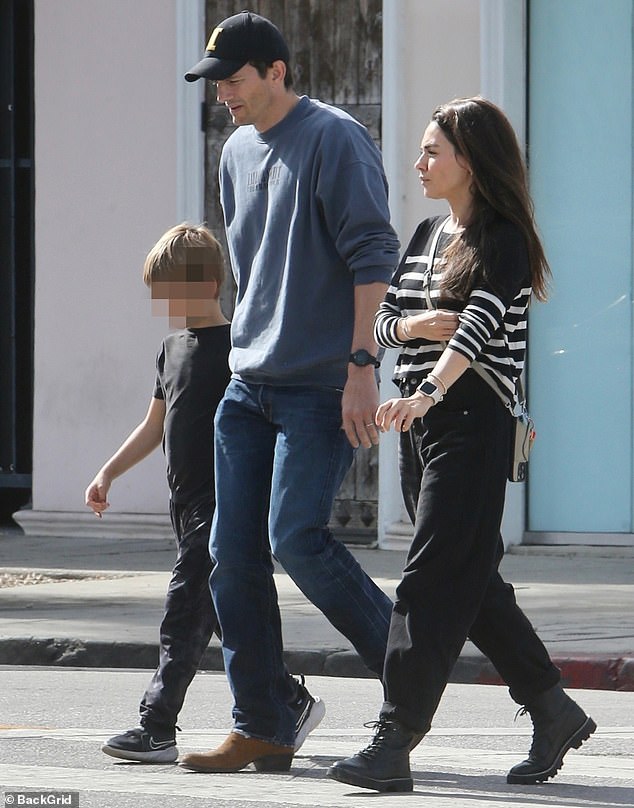 The trio strolled through the LA neighborhood before checking out a few stores