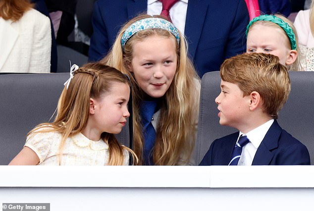 Savannah chats with her cousins, Princess Charlotte and Prince George, at the 2022 Platinum Pageant