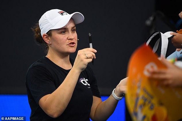 The 28-year-old remained on the field to sign autographs for fans at the Pat Rafter arena