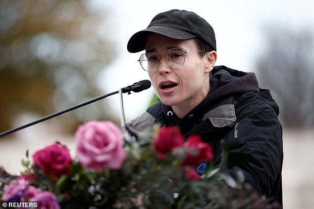 Many online users quickly noticed that the actor's speech was dull and he seemed sad, leading them to believe that he was really not happy with his transition. (Image: Page speaking outside the US Supreme Court on December 8)