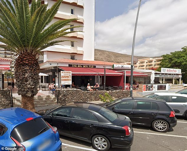 The father made the video call from The Big Ben Pub on Avenida Juan Carlos