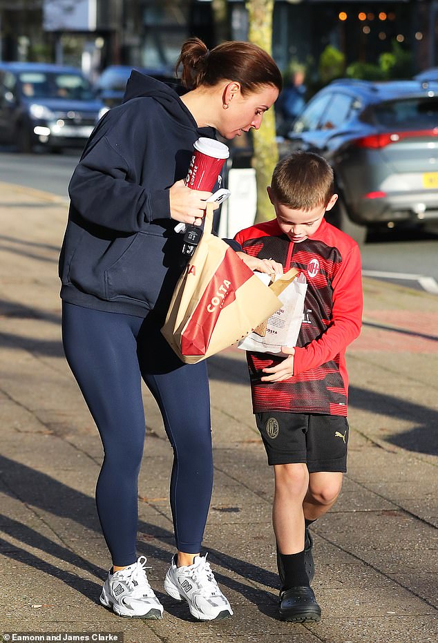 Coleen, who also shares sons Kai, 15, Klay, 11, Kit, eight, with husband Wayne, showed off her glowing skin as she went make-up free