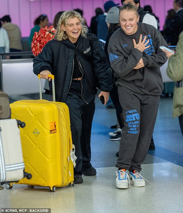 JoJo Siwa was spotted with her new girlfriend Kath Ebbs at the LAX International Terminal