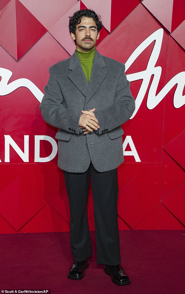 Joe is currently in London and looked very dapper as he arrived at the Fashion Awards 2024 on December 2