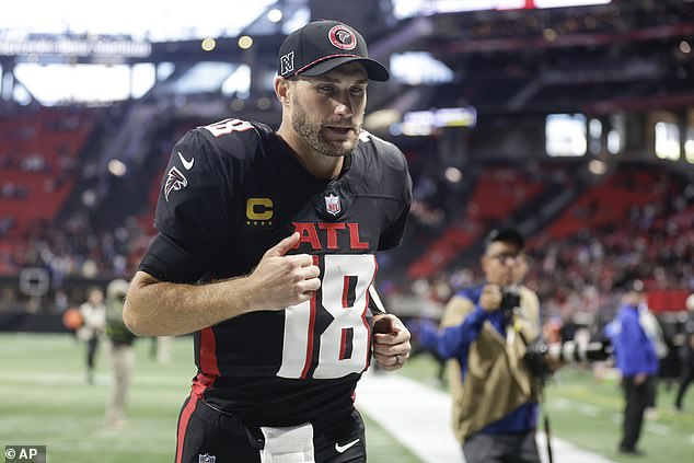 Atlanta Falcons quarterback Kirk Cousins ​​had a rough day at the office after a loss to the Chargers