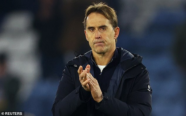 West Ham manager Julen Lopetegui was involved in a heated argument with Jean-Clair Todibo during the 5-2 defeat to Arsenal