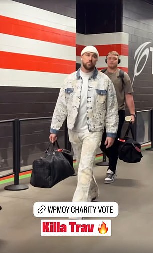 Travis Kelce walks into the stadium in Cleveland for the Chiefs' game against the Browns