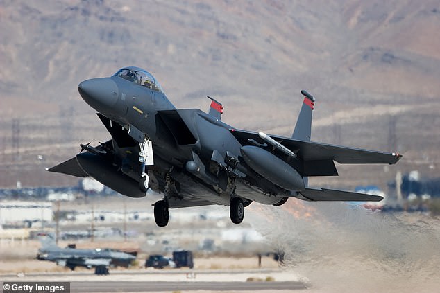 In the photo: a Boeing F-15E Strike Eagle taking off. This is a type of aircraft that was used in the attacks on ISIS terrorists on Sunday