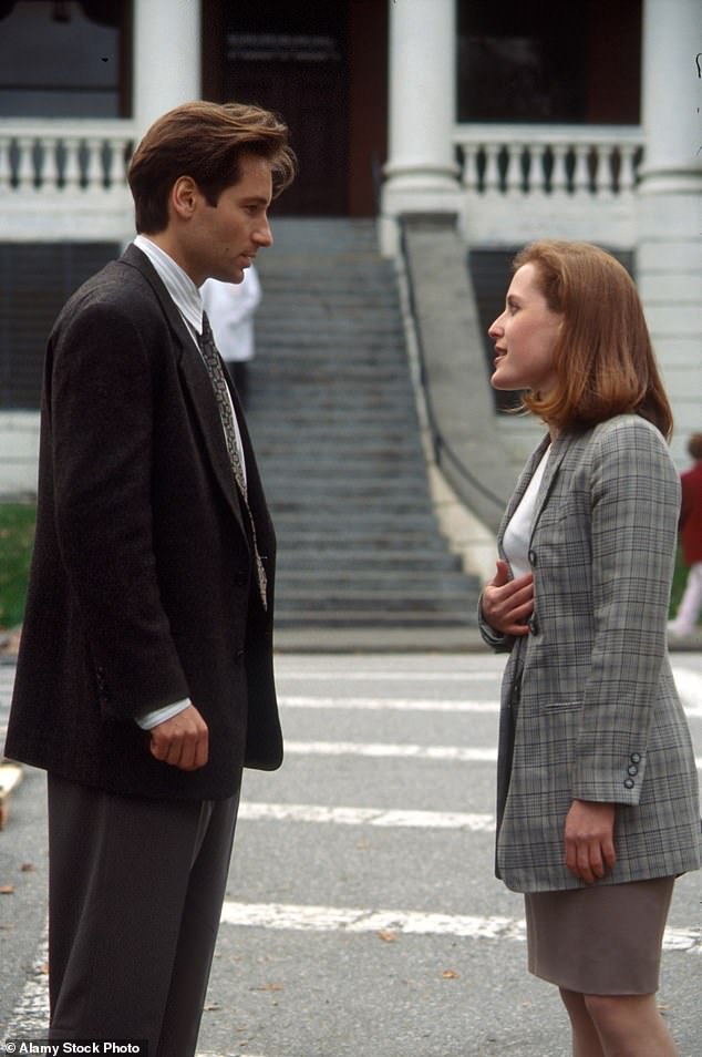 David Duchovny and Gillian Anderson pictured in season one of X-Files