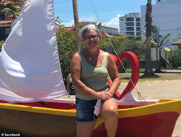 Zeli dos Anjos (photo) prepared the traditional festive treat 'Bolo de Natal' for a coffee afternoon with the whole family