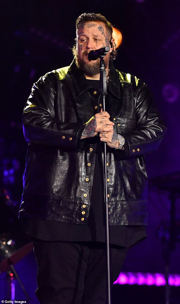 Jelly Roll, 40, looked amazing as he took to the stage in an all-black outfit, complete with a stylish leather jacket