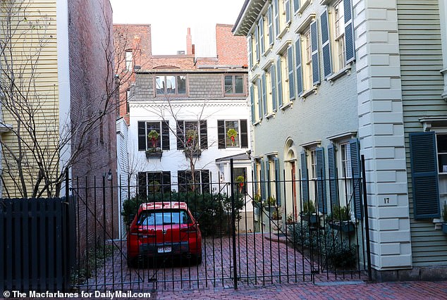 In reality, she was born in Boston and grew up in a house with five beds and five bathrooms (seen)