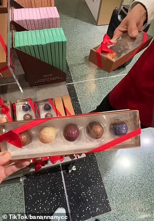 Before boarding her flight, Anna bought a box of chocolates and then headed to the check-in counter, where she surprised the Delta employee with the gift