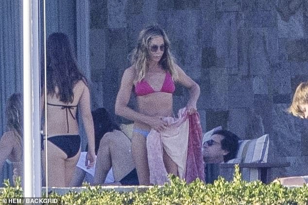 She and her friends were seen relaxing during their vacation