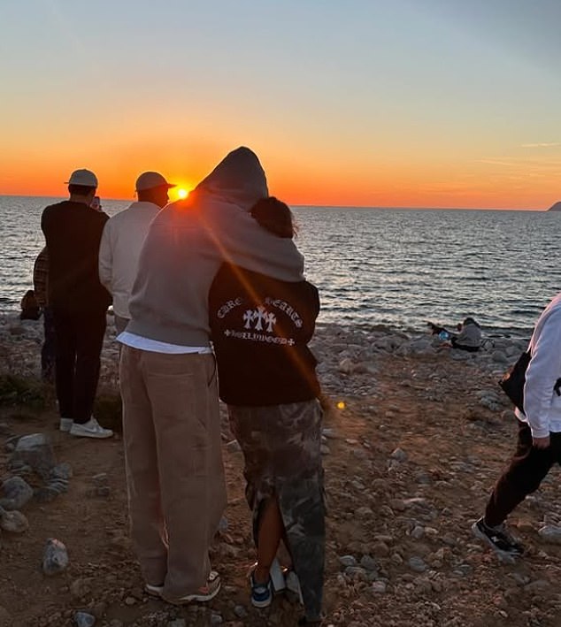 Dias posted a photo of people watching the sunset, while fans suggested it was him and Jama