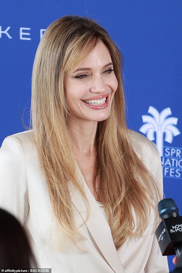 During the festivities, Angelina was also honored with the Desert Palm Achievement for Best Actress