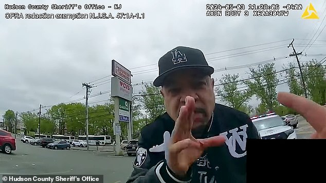 “This mom,” the rapper said as he stared into the bodycam. “Show this on camera,” Ice-T said. “Keep your distance,” the officer ordered. Ice-T walked away and told the cop, 