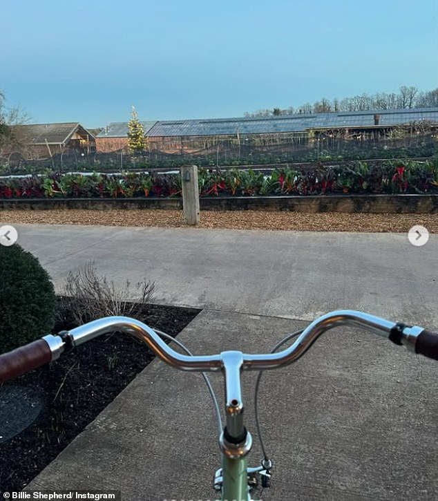 During the day, the couple made the most of the winter sun during a bike ride through the countryside