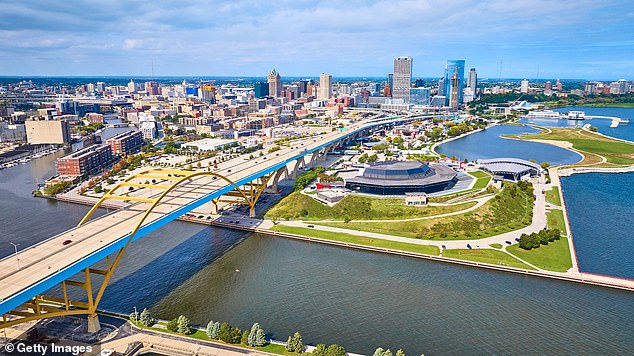 With an annual income of $75,526, you can live a comfortable life in Milwaukee, another Midwestern city