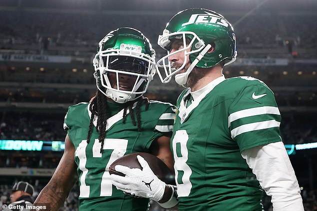 The 41-year-old combined with Davante Adams as the Jets secured victory at MetLife Stadium