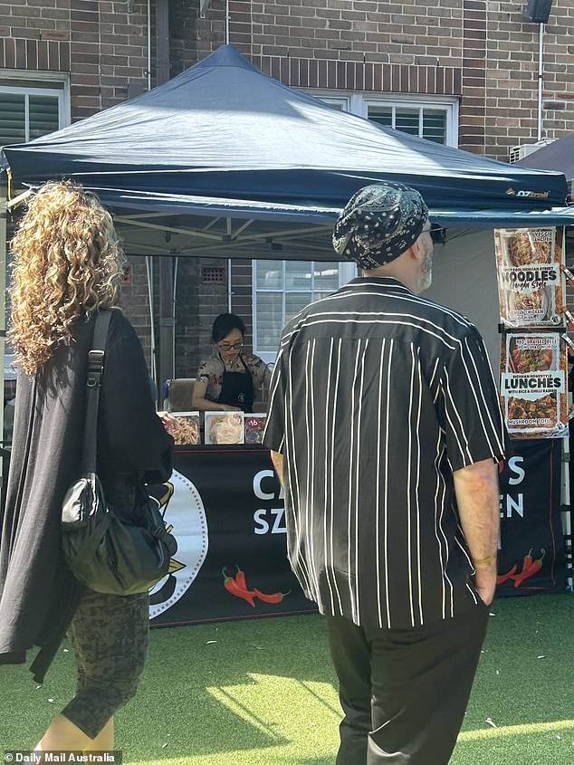 The American supermodel and actress stepped out at Bondi Markets where she casually checked out the local goods