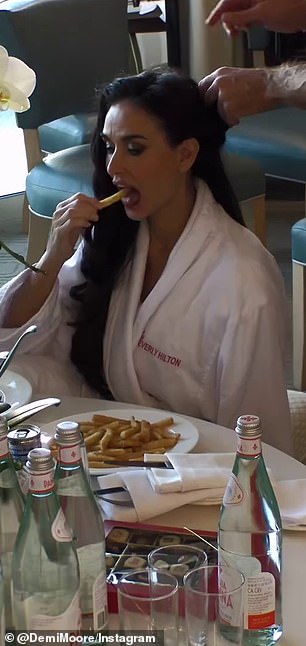 The mother of three ate fries and vegetables before the ceremony