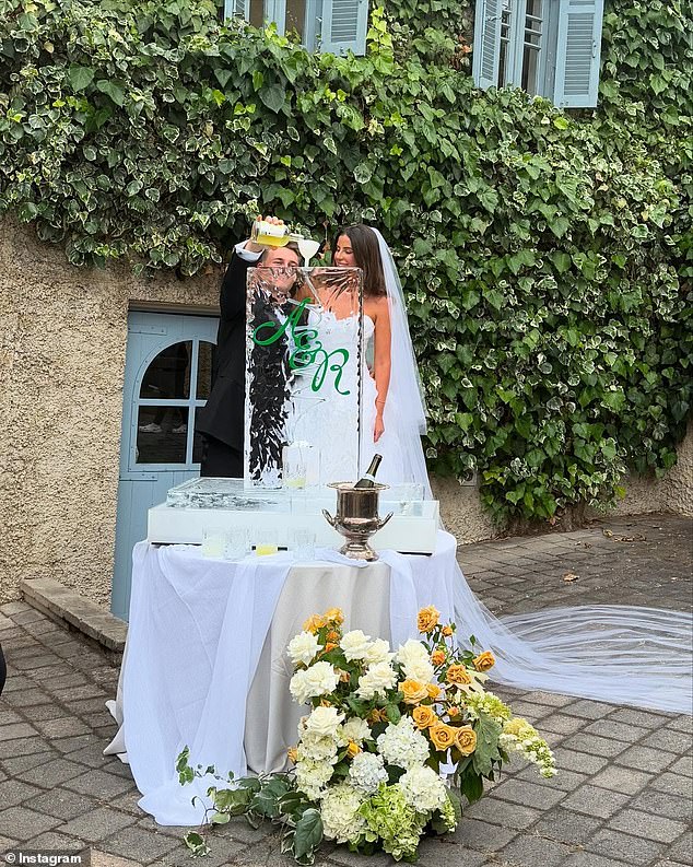 The couple married at the Villa Howden hotel, just 15 minutes away from Hobart, Tasmania