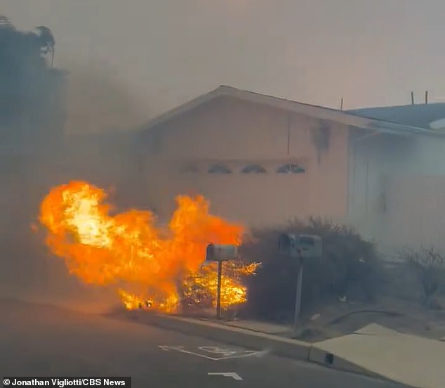 1736294872 438 Police Academy star Steve Guttenberg helps firefighters in moving cars