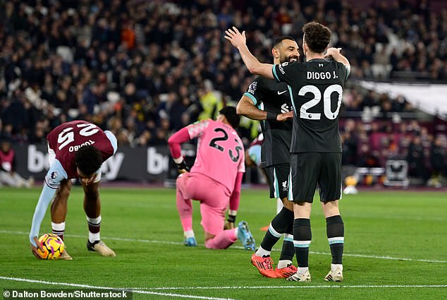 1736350654 182 West Ham SACK Julen Lopetegui with Graham Potter poised