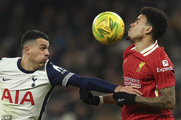 Pedro Porro missed two good chances, but almost helped Dominic Solanke take top spot for Spurs