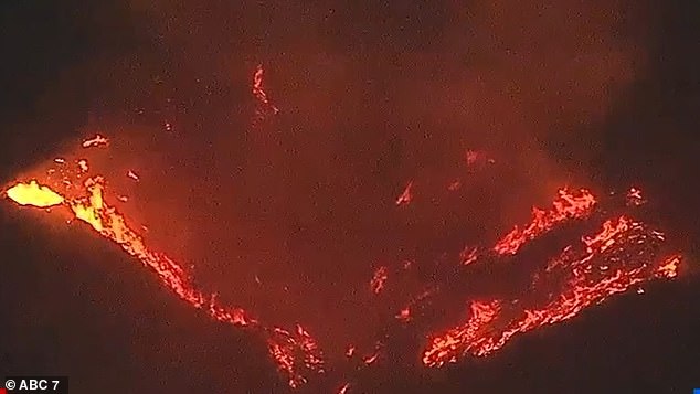 A new wildfire has broken out in the Hollwood Hills, prompting a mass evacuation of Hollywood Boulevard amid warnings that another 100,000 residents should be prepared to evacuate their homes.