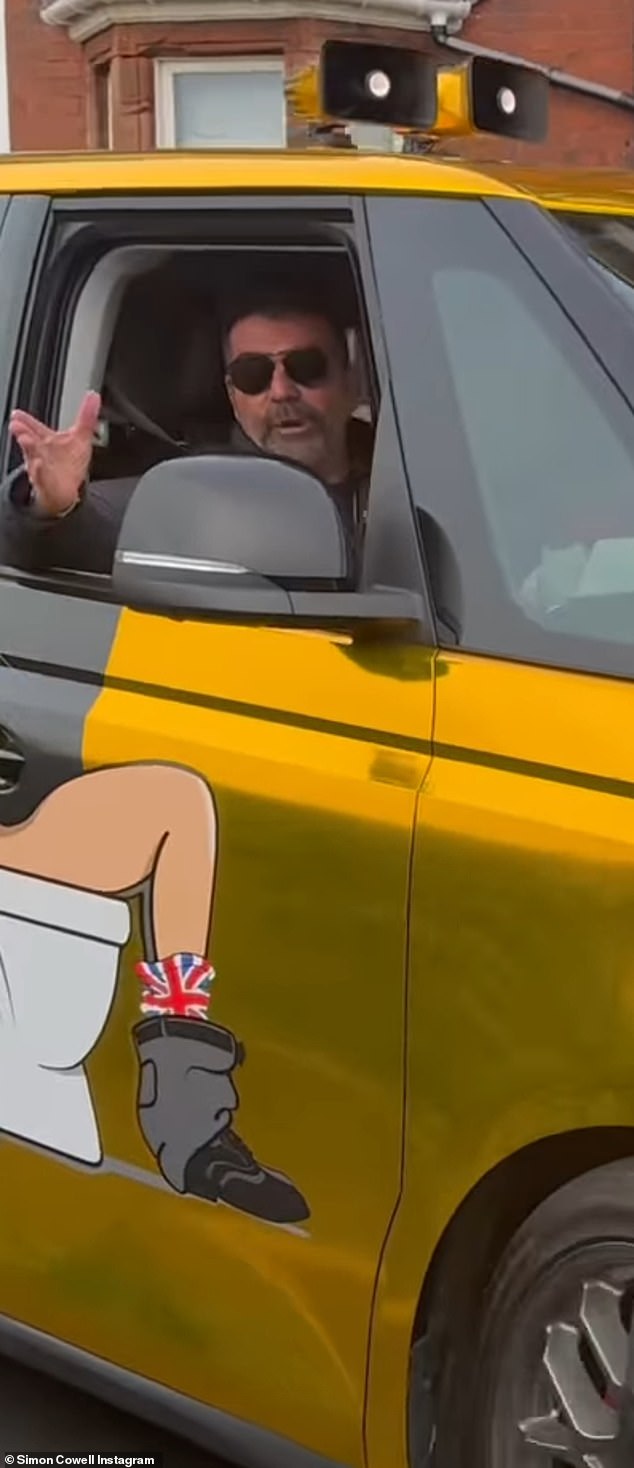 However, the car also featured a hilarious cartoon print of someone sitting on a toilet on Simon's car door