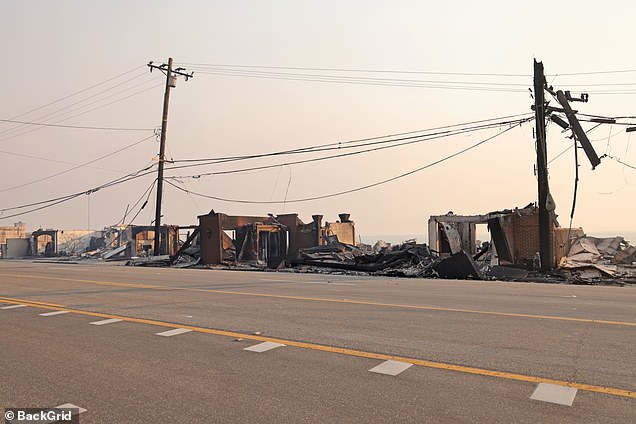 Spelling's seven-bedroom oceanfront retreat, set on an 800-square-metre lot along 25 meters of La Costa beach, is now reduced to rubble and ash, with little more than a scorched fence as the only trace of what once was . once a beautiful house