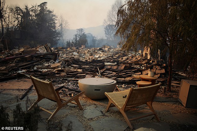 The flames wiped out more than 1,000 structures and scorched famous landmarks in their path