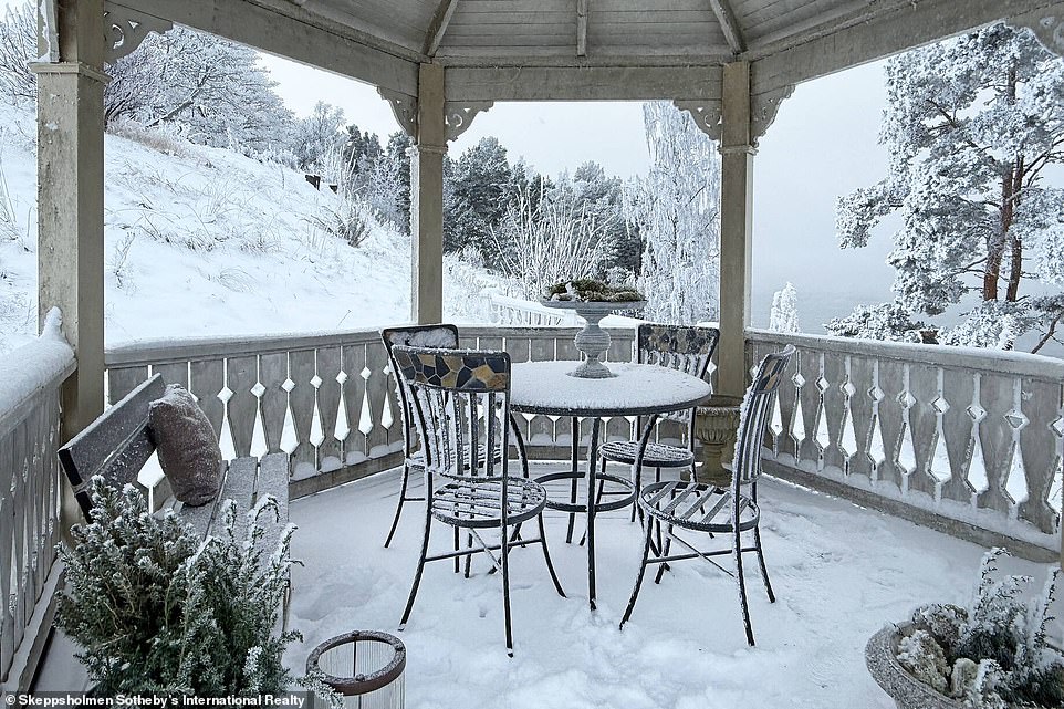 The property has two gazebos where the homeowner can enjoy the breathtaking views of Lake Fryken and the nearby mountains