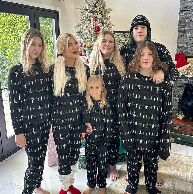 As of February 2024, the blonde vixen lives in a two-story, five-bedroom, three-bathroom home in Woodland Hills, California, with her children Liam, Stella, Hattie, Finn and Beau; seen December 2024