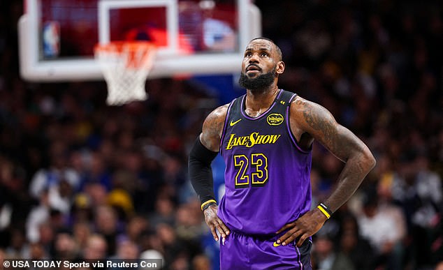 1736608232 500 LeBron James sends message to Los Angeles as NBA postpones