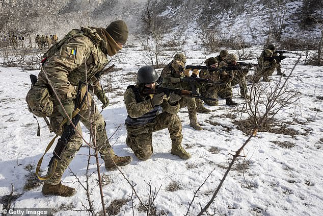 Ukrainian fighters in the Donbas are defending themselves against neighboring Russia, which will bring more chaos in 2025, according to expert Ian Bremmer