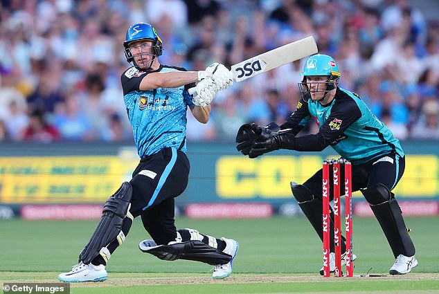 The Strikers' record win at Adelaide Oval keeps them in the final