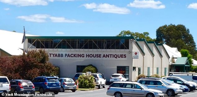 The bizarre encounter took place at the Tyabb Packing House Antiques emporium on Saturday